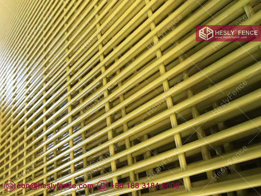 الصين 358 شبكة سياج أمني | سلك 8 مقياس | فتحة 1/2 بوصة × 3 بوصة | مطلي بالمسحوق الأخضر - Hesly Fence - الصين المزود