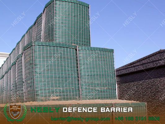 حاجز دفاعي عالي ارتفاعه 2.21 متر وعرضه 1.06 متر المزود