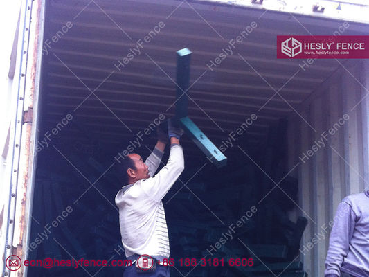 ألواح 3D لحام شبكة الأسلاك السياجية ، RAL6005 مطلية بـ PVC ، 2.4mX2.5m ، سياج أمن محيط المطار المزود