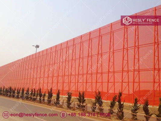 سياج التحكم في الرياح والغبار لتخزين الفحم | ارتفاع 6 متر | اللون أحمر | صفائح فولاذية مثقبة - HeslyFence الصين المزود