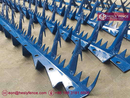 سياج أمني مانع للتسلق مع رؤوس مدببة | طلاء بودرة أزرق | مسامير النمر - HeslyFence الصين المزود