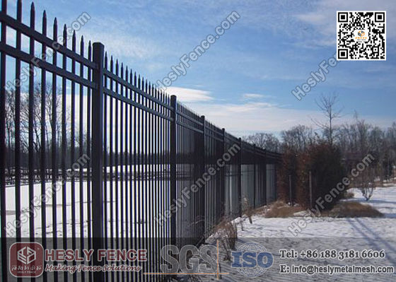 1.8 م × 2.1 م لوحات السياج المعدني الملحومة الزينة مع اللون الأسود PVC المغلفة المزود