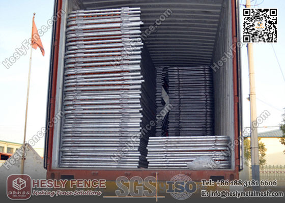 1.1 متر ارتفاع × 2.5 متر عرض اللون البرتقالي PVC المغلفة سلسلة ربط لوحات المبارزة المؤقتة AS4687-2007 المزود