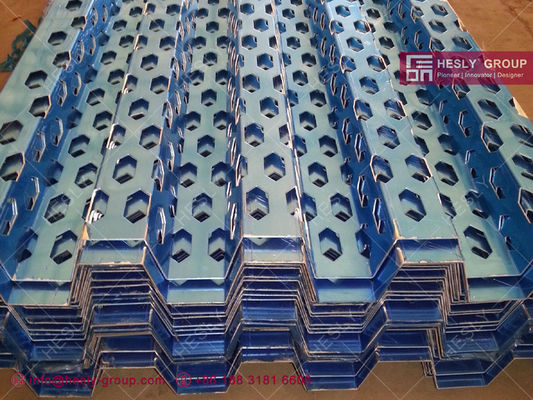 واجهات معدنية مثقبة من الألومنيوم بمقاس 530 × 2000 مم للجماليات الداخلية والخارجية لجدران المباني المزود