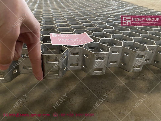 خزانات هيكسميتال مزدوجة التشابك، مجموعات من الفولاذ المقاوم للصدأ 304H شريط 2 × 14 غاز، ثقوب هيكساجونال المزود