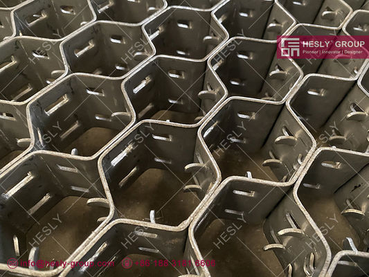 خزانات هيكسميتال مزدوجة التشابك، مجموعات من الفولاذ المقاوم للصدأ 304H شريط 2 × 14 غاز، ثقوب هيكساجونال المزود