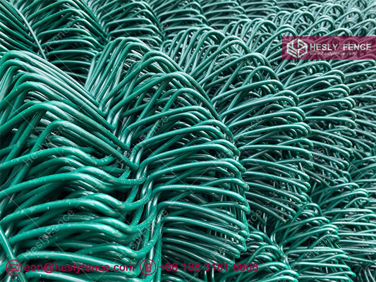 شبكة أمان لمحيط الهليكوبتر الخضراء | سياج شبكي مغلف بـ PVC | سلك 4.0 ملم | فتحة 50 ملم | هيسليفينس المزود