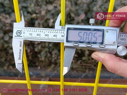 سياج شبكي ملحوم ثلاثي الأبعاد | ارتفاع 1.8 متر | عرض 3.0 متر | عمود فولاذي SHS 60 مم | مطلي بالمسحوق | HeslyFence-الصين المزود