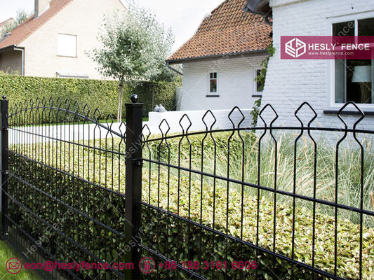 868 سياج مزدوج للزخرفة ارتفاعه 1530 ملم عرضه 2 ملم SHS60X1.5 ملم البريد الأخضر RAL6005 Heslyسياج الصين المزود