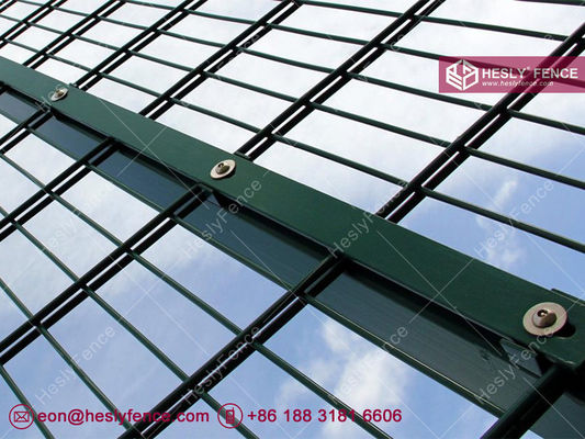 868 شبك سلكي مزدوج | سياج محيط رياضي | سلك أفقي مزدوج 6.0 مم | لوحة شبكية صلبة | مطلي بالمسحوق المزود