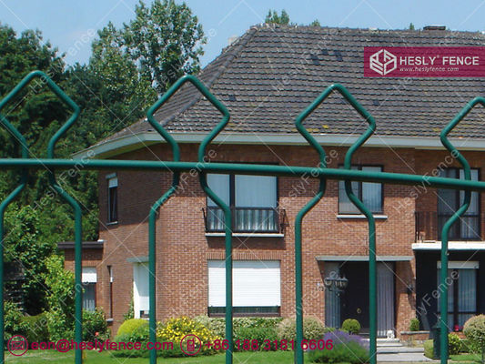HESLY 868 سياج حديقة سلكي مزدوج | لوحة شبكية سلكية مزدوجة | ارتفاع 1.5 متر × عرض 2.5 متر | عمود فولاذي SHS | HeslyFence المزود