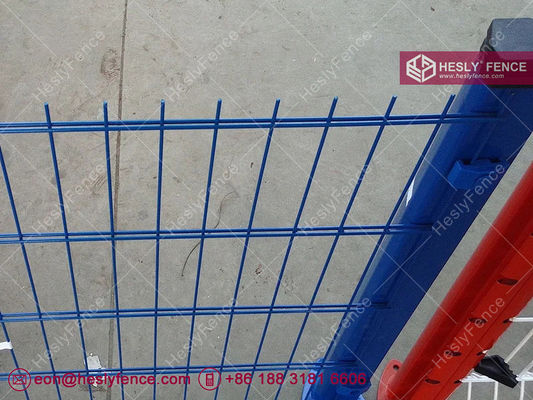 868 لوحة شبكية مزدوجة، مطلية بالمسحوق باللون الرمادي، ارتفاع 2 متر، عرض 3 متر المزود