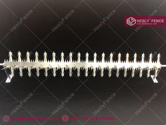 أشواك الحلاقة الدوارة للسياجات الأمنية المحيطة. أشواك الحائط المضادة للتسلق. العلامة التجارية HeslyFence. المزود