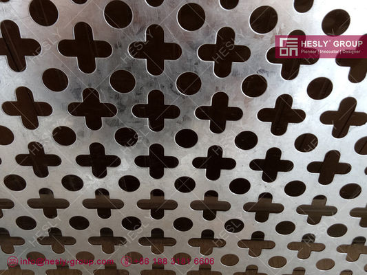 قطب معدني مثقوب من الفولاذ المنخفض الكربون. فتحة مستديرة بعمق 10 ملم. نمط فتحة متذبذبة. المزود