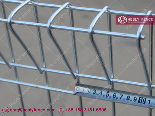 سياج شبكي سلكي ملحوم BRC | حافة علوية وسفلية ملفوفة | فتحة 50 × 150 مم | سمك سلك 5.0 مم | HeslyFence، الصين المزود