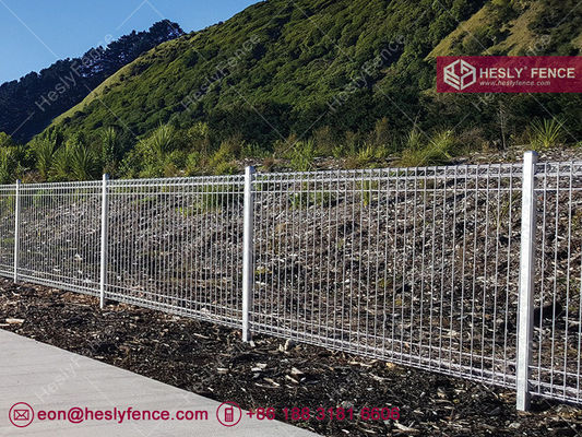 أسفل و أعلى حواجز الحواجز المصفحة 50×150ملم فتحة 4.5ملم سمك الأسلاك HeslyFence, China المزود