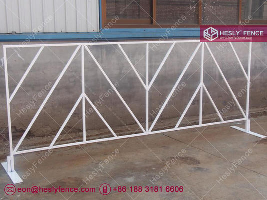 1لوحة السياج الفولاذية ذات ارتفاع 1 متر. حاجز المشاة. المزود