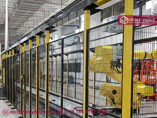 سياج أمان المستودع. سياج حراس الآلات. ارتفاع 2 متر × 1.0 متر. عمود أصفر. لوحة شبكة إطار أسود. سياج Hesly. المزود