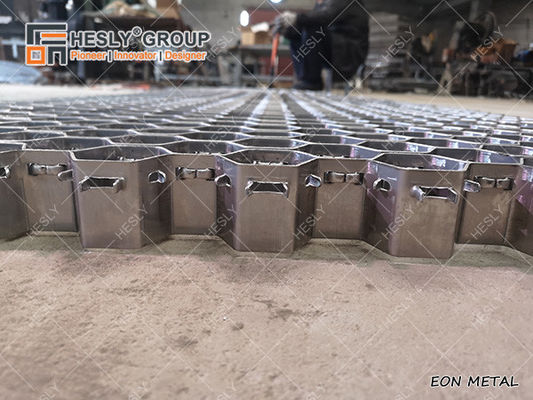 شبكة سداسية مرنة بسمك 2 بوصة من AISI310S لتبطين الحراريات، فتحة سداسية 50 مم، مصنع صيني المزود