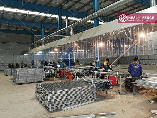 لوح شبكي شفرة ملحوم بالماس، 1.8 × 6.0 متر، مطلي بالمسحوق، HeslyFence الصين المزود