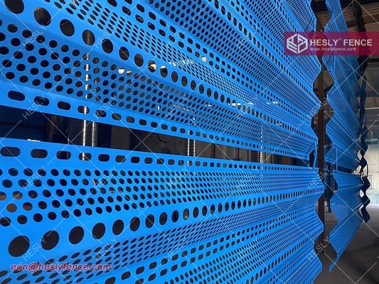 نظام سياج التحكم في الرياح والغبار، معدن مثقب، ارتفاع 6 متر، أزرق سماوي 5015، عرض 5 متر المزود
