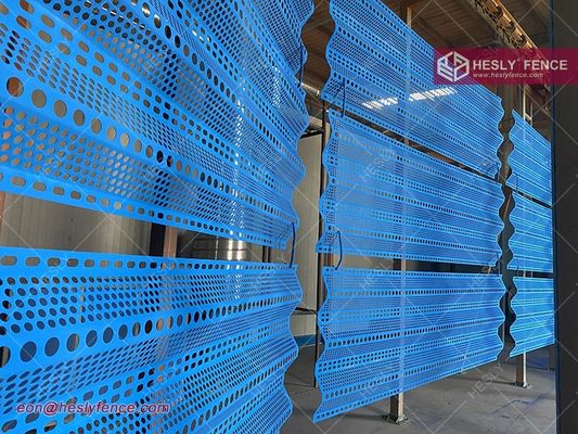 نظام سياج التحكم في الرياح والغبار، معدن مثقب، ارتفاع 6 متر، أزرق سماوي 5015، عرض 5 متر المزود