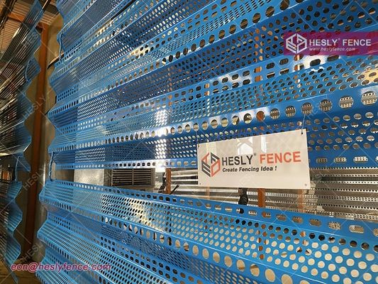 نظام سياج التحكم في الرياح والغبار، معدن مثقب، ارتفاع 6 متر، أزرق سماوي 5015، عرض 5 متر المزود