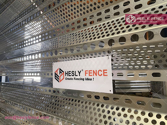 نظام سياج التحكم في الرياح والغبار، معدن مثقب، ارتفاع 6 متر، أزرق سماوي 5015، عرض 5 متر المزود