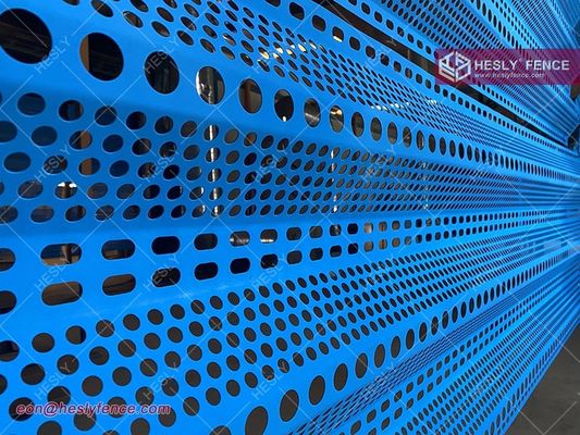 سياج قمع الرياح والغبار المزود