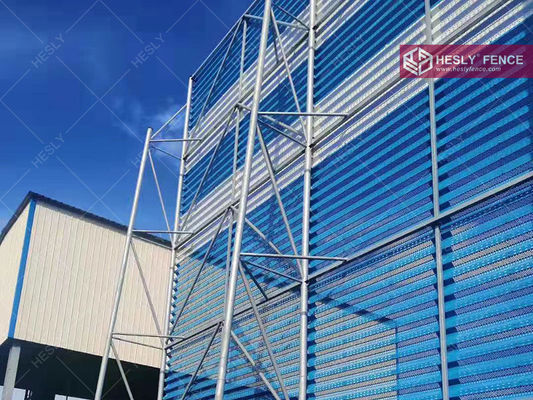 لوحات كسر الرياح ذات ارتفاع 6 أمتار معدن مثقوب لمنطقة تخزين الفحم ، طول 6 أمتار ، لون أزرق RAL5005 المزود