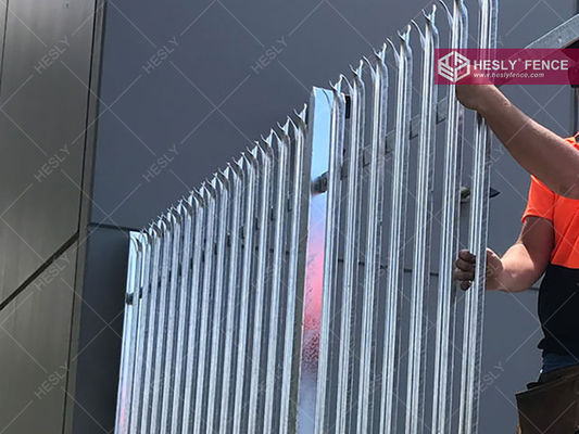 سياج فولاذي المزود