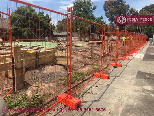 ألواح السياج المؤقتة المغطاة بالرماد البرتقالي، ارتفاعها 2.1 متر، وعرضها 2.4 متر، مصنع السياج المعدني الصيني المزود