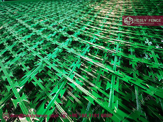 سياج شبكي من أسلاك شائكة ملحومة، فتحة معينية 150X300 مم، شفرة BTO-30، 2.1 متر × 6 متر المزود