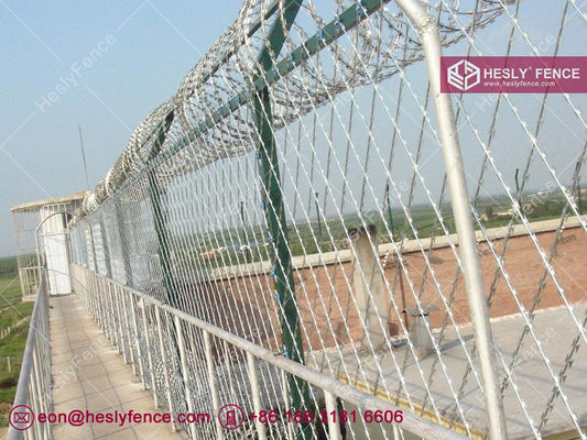 2.4mX6.0m، 150X300mm حفرة الماس حلاقة السياج الشبكة. المزود