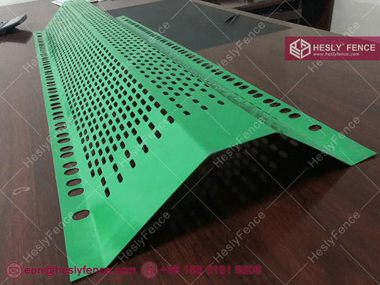 حواجز كسر الرياح ذات ذروة واحدة للرياح والغبار سياج مكافحة 1.5 مليمتر سمك 300 مليمتر عرض المزود