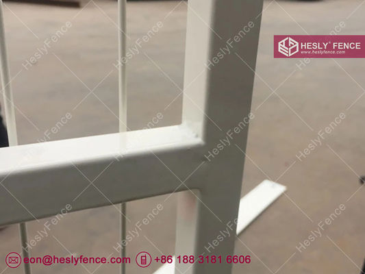 6'X9' نظام سياج مؤقت ♪ ♪ مسحوق ملصق باللون الأبيض ♪ ♪ إطار 1 " ♪ 50X150ملم شبكة الأسلاك ♪ المزود