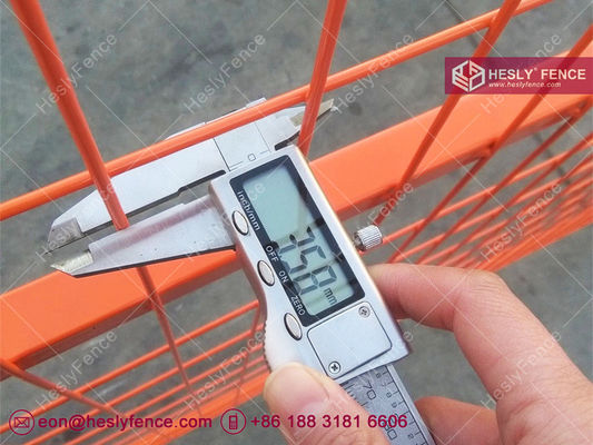 RAL2009 سياج البناء المؤقت البرتقالي المحمول | إطار 30 ملم | سلك بسمك 3.5 ملم | سياج هسلي شبكي مقاس 50x150 مم - الصين المزود