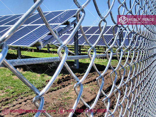 سياج "هيسلي" ذو سلاسل حديدية مع عمود "واى" و سلك حلاقة من أعلى المزود